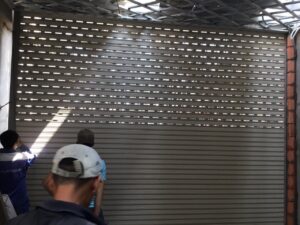 cửa cuoonskhe thoáng ở hà tĩnh